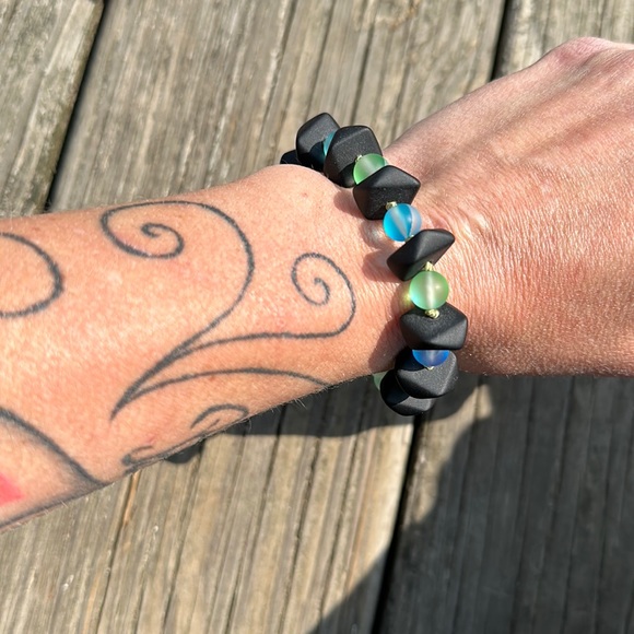 Blue and green bubbles magnetic bracelet - Picture 3 of 5